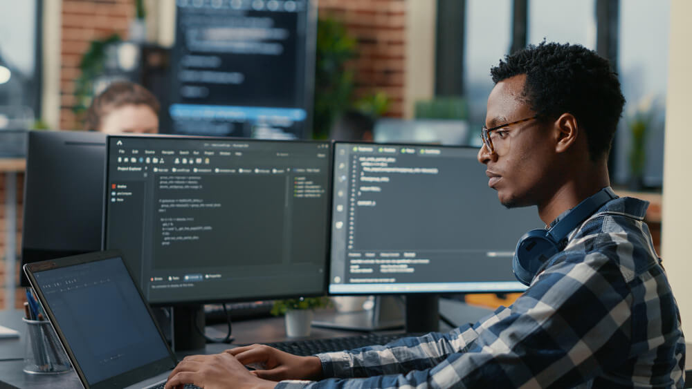 software-engineer-working